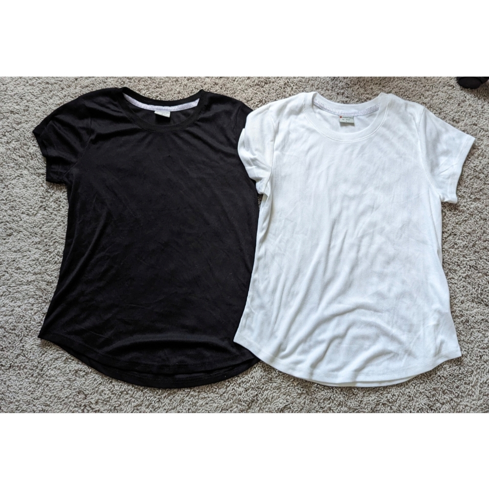 Nwot Poof Bundle Tee